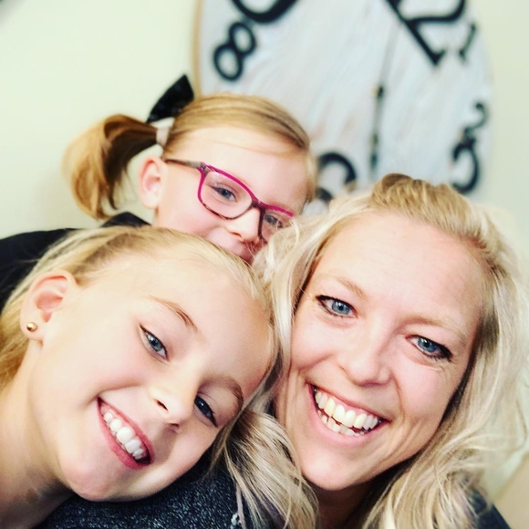 Meet your Posher, Tracy - Picture 1 of 1